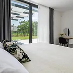 Villa Beautiful Celi With Pool In *