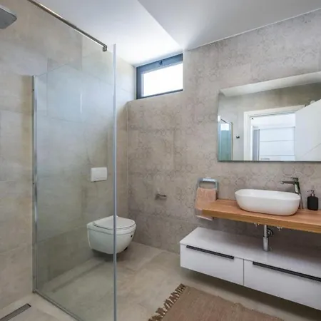Villa Beautiful Celi With Pool In