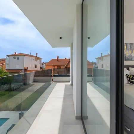 Villa Beautiful Celi With Pool In *